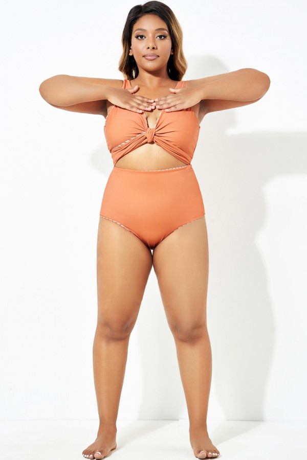 Bikinihose mit ultrahoher Taille und rückseitiger Abdeckung