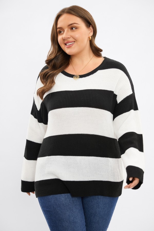 Weicher, lockerer schwarz-weißer Pullover mit Rundhalsausschnitt und Streifen